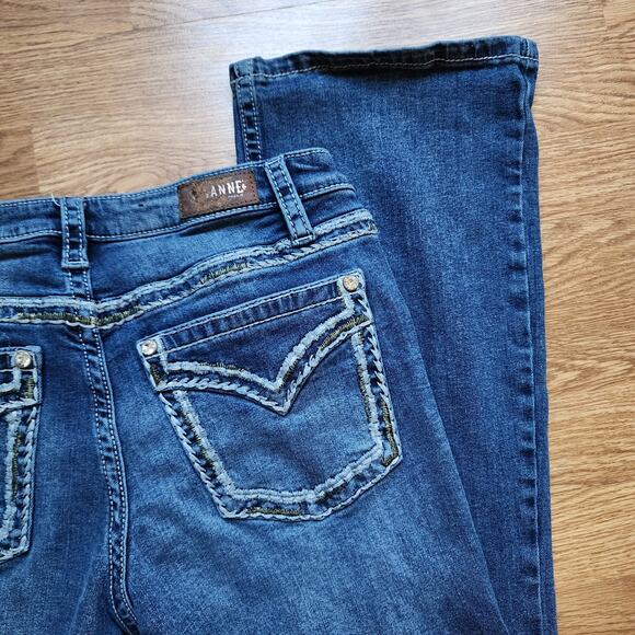 Shyanne Jeans Womens Size 31 Reg Blue Denim Bootcut Embroidered Embellished - Picture 7 of 11